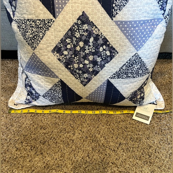 Rachel Ashwell The Farmhouse 22”x 22” Patchwork Down Alternative Pillow NEW - Picture 15 of 16